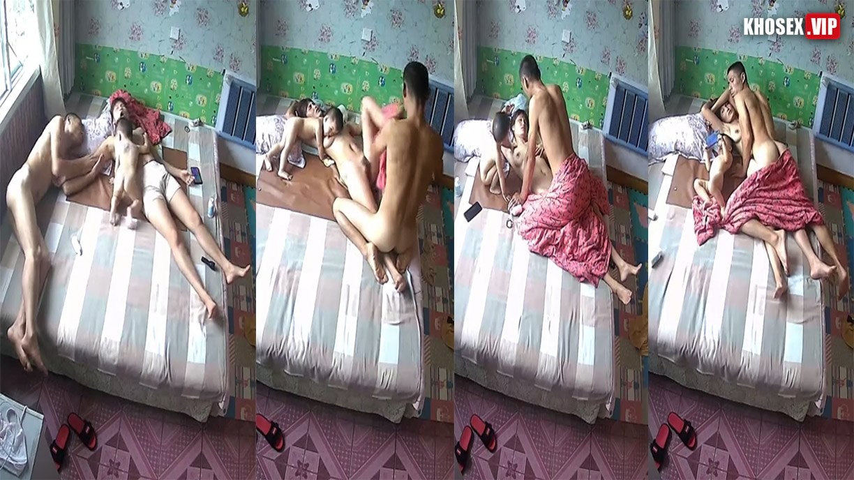 Poster of Hack Camera Cặp vợ chồng dâm đãng chịch nhau trước mặt con nhỏ – Phần 7 (Hết)